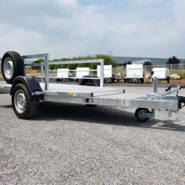 Remorque spécifique pour marquage routier simple essieu freiné Remorque spécifique pour marquage routier simple essieu freiné
