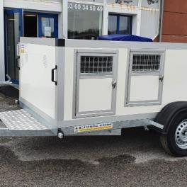 REMORQUE A CHIENS VSN DOG 8 VERSION 2 / 1 ESSIEU FREINE 750 KG ÉQUIPÉE DE 8 BOXES REMORQUE A CHIENS VSN DOG 8 VERSION 2 / 1 ESSIEU FREINE 750 KG ÉQUIPÉE DE 8 BOXES