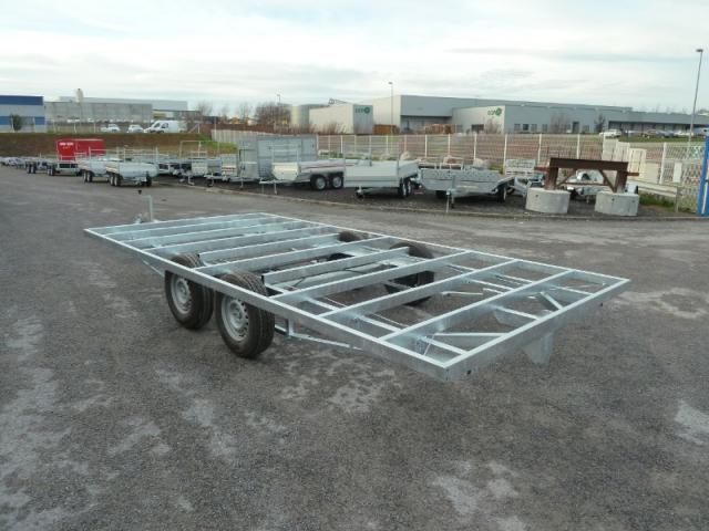 REMORQUE CHASSIS NU 2 ESSIEUX FREINES ROUES SEMI ENCASTREES