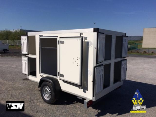 REMORQUE POUR TRANSPORT DE CHIENS 8 BOXES 1 ESSIEU ROUES EXTERIEURES 